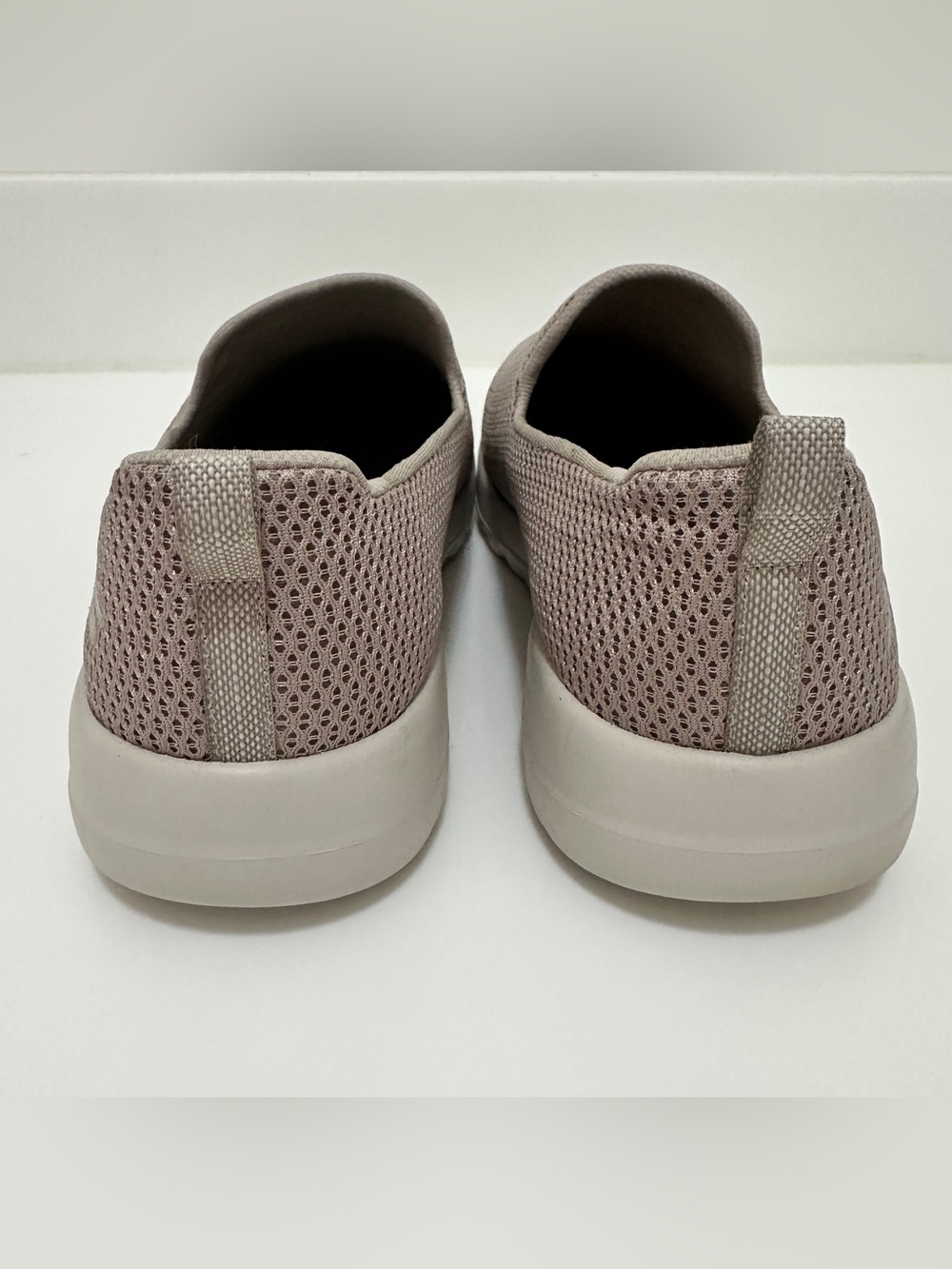 Skechers GOwalk Goga Max Slip-On Walking Shoes Taupe Women’s 11 - Picture 3 of 10